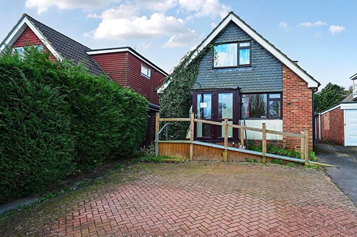 4 Bedroom Detached House For Sale In Oakfield Road, Blackwater, Camberley, GU17