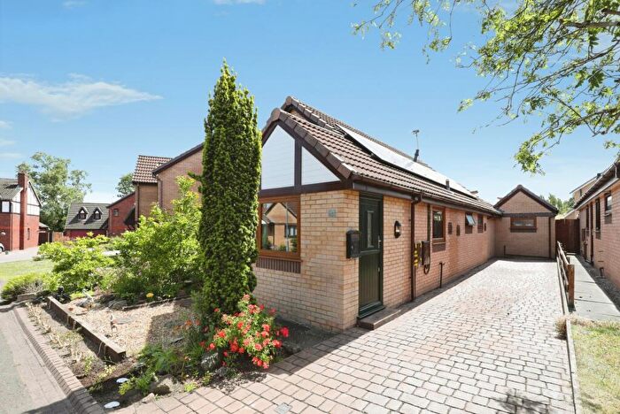 3 Bedroom Bungalow For Sale In Hanbury Close, Crewe, Cheshire, CW2