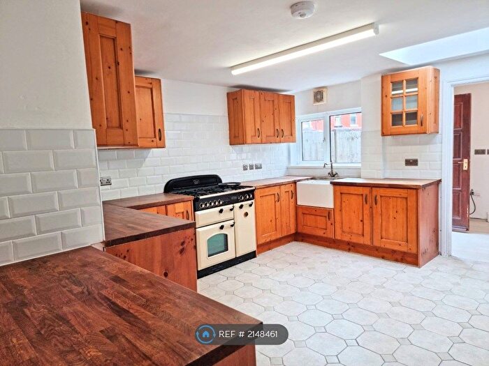 4 Bedroom Terraced House To Rent In Harvey Road, Birmingham, B26