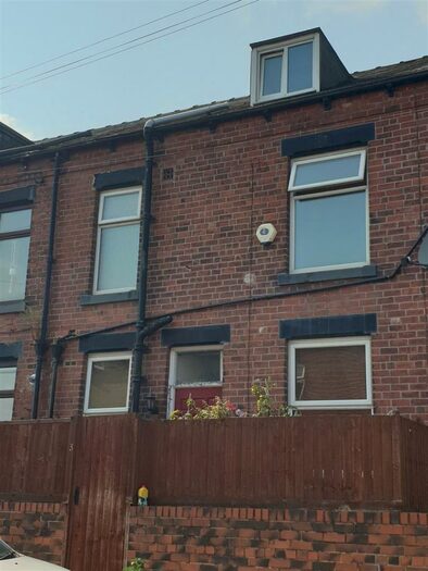 2 Bedroom Terraced House To Rent In Woodville Crescent, Horsforth, Leeds, LS18