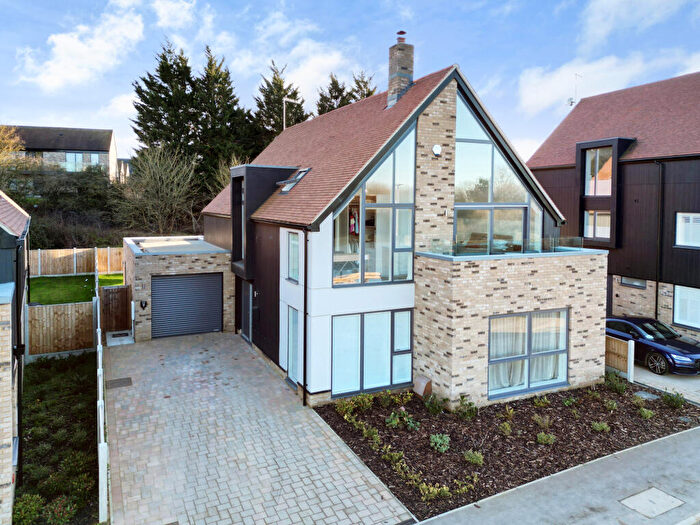 4 Bedroom Detached House To Rent In Lower Wimbush Road, CM3