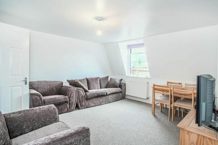 4 Bedroom Flat To Rent In Loftus Road, Shepherds Bush, London, W12