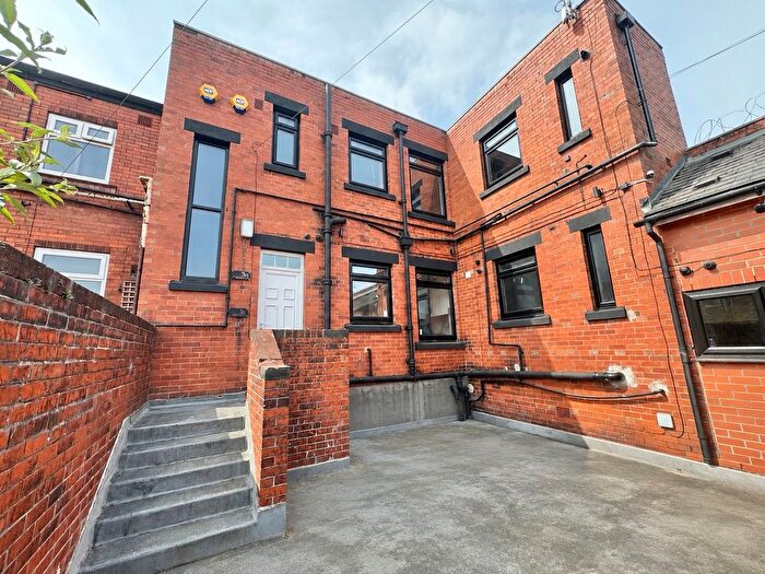 2 Bedroom Flat To Rent In Westmorland Street, Wakefield, WF1