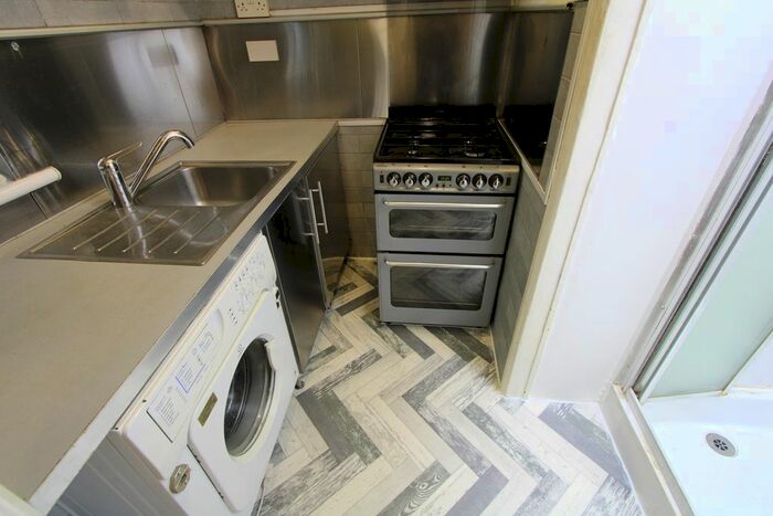 1 Bedroom Flat To Rent In Courtney Road, Croydon, CR0