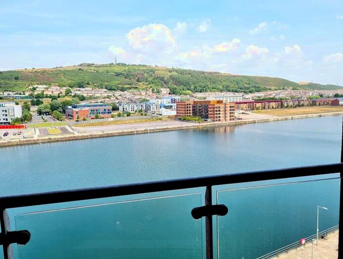 2 Bedroom Apartment To Rent In South Quay, Kings Road, Swansea, SA1