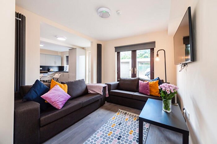 8 Bedroom Terraced House To Rent In Mostyn Hall, Gainsborough Road, Liverpool, L15