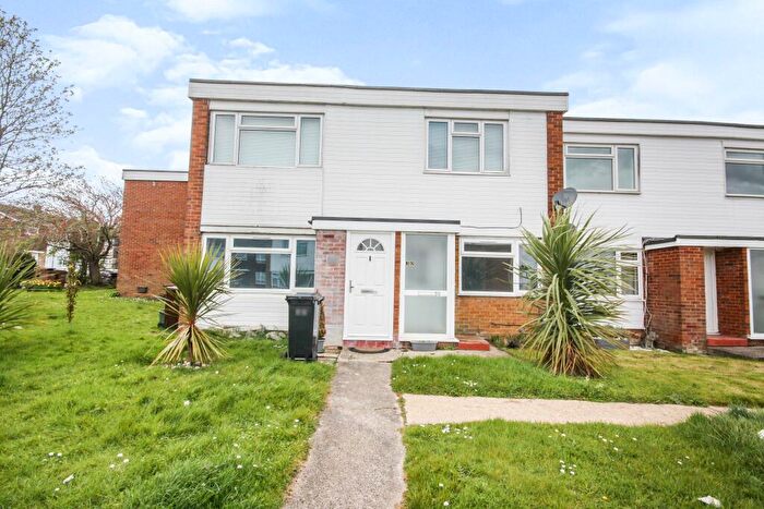 2 Bedroom Maisonette To Rent In Tamar Rise, Springfield, Chelmsford, CM1