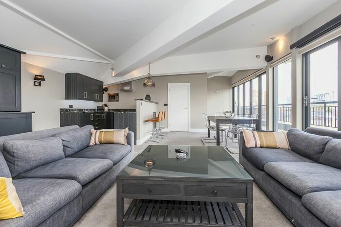 2 Bedroom Flat To Rent In Bell Yard Mews, Bermondsey, SE1