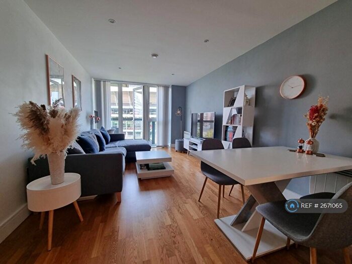 2 Bedroom Flat To Rent In Drayton Park, London, N5