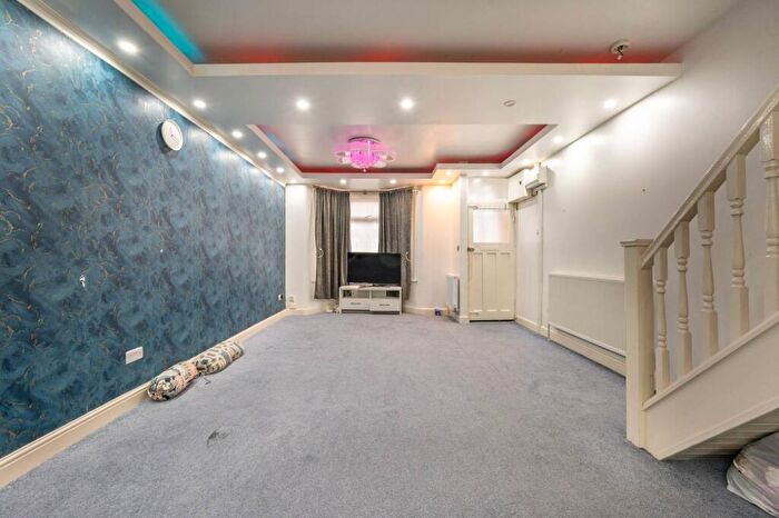 4 Bedroom Terraced House To Rent In New City Road, Plaistow, London, E13