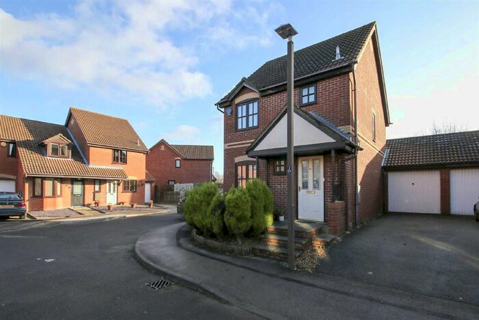 3 Bedroom Detached House To Rent In Edstone Place, Emerson Valley, MK4