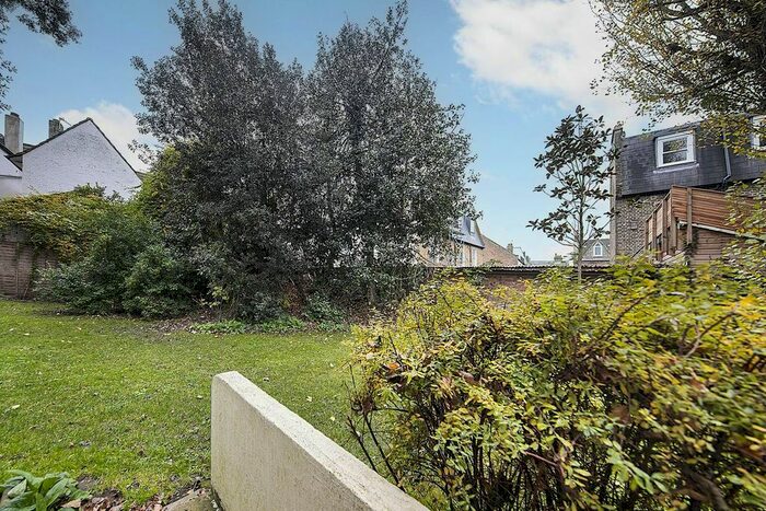 2 Bedroom Flat To Rent In Nightingale Lane, Nightingale Triangle, London, SW12