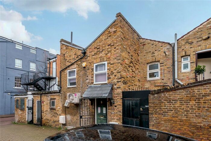 1 Bedroom Flat To Rent In Ford Close, Roman Road, London, E3