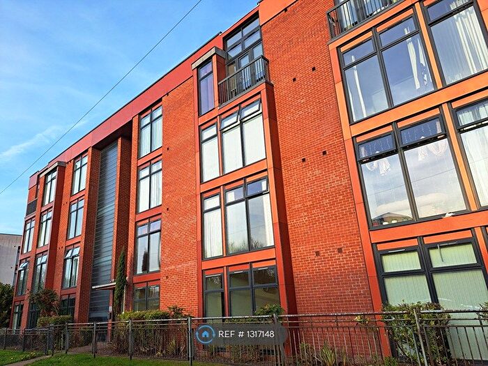 2 Bedroom Flat To Rent In Acorn House, Manchester, M22