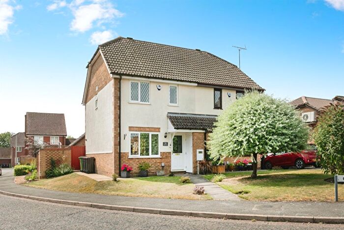 3 Bedroom Semi-Detached House For Sale In Court Corner, Olney, MK46