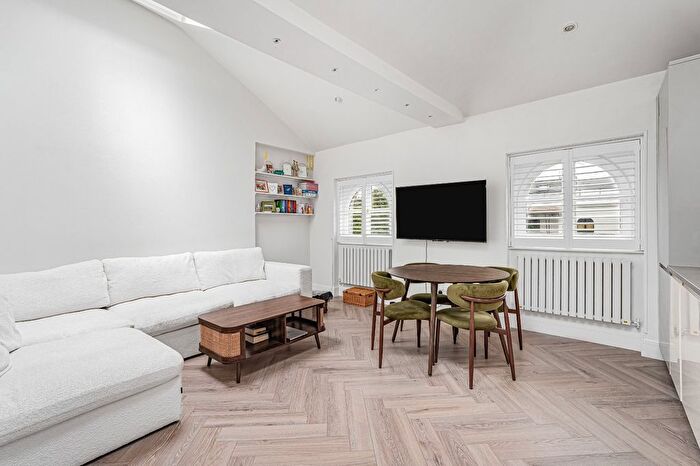 1 Bedroom Flat For Sale In Hereford Road, Westbourne Park, W2