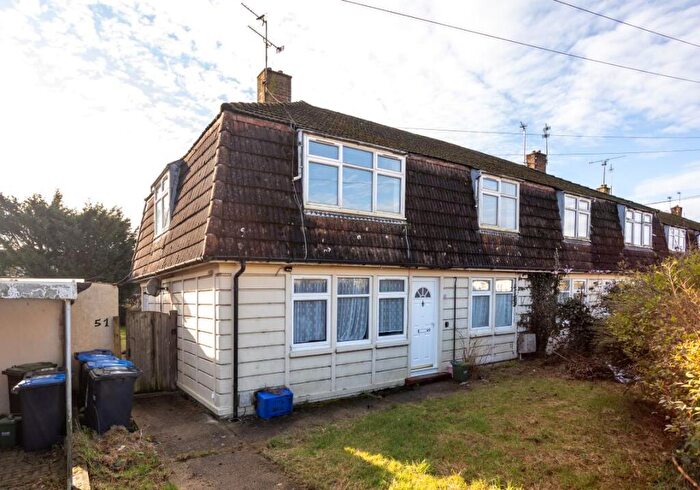 2 Bedroom Flat For Sale In Woodland Avenue, Burgess Hill, West Sussex, RH15