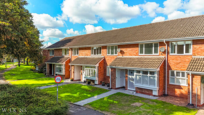 2 Bedroom Maisonette For Sale In Lyneham Gardens, Minworth, Sutton Coldfield, West Midlands, B76