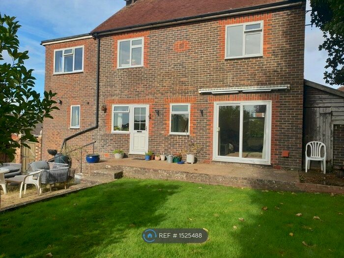 3 Bedroom Detached House To Rent In Wivelsfield Road, Haywards Heath, RH16