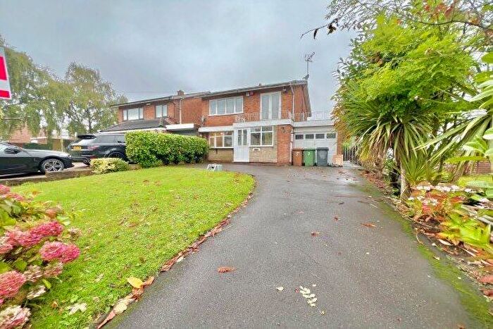 3 Bedroom Detached House To Rent In Leigh Road, Walsall, WS4