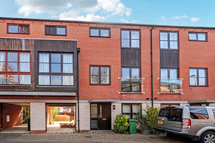 3 Bedroom Terraced House For Sale In Basingstoke, Hampshire, RG24