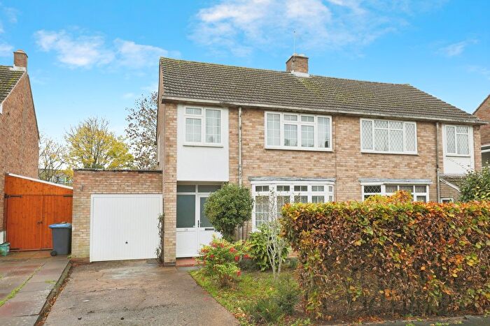 3 Bedroom Semi Detached House For Sale In Mayfield Road, Southam, Warwickshire, CV47