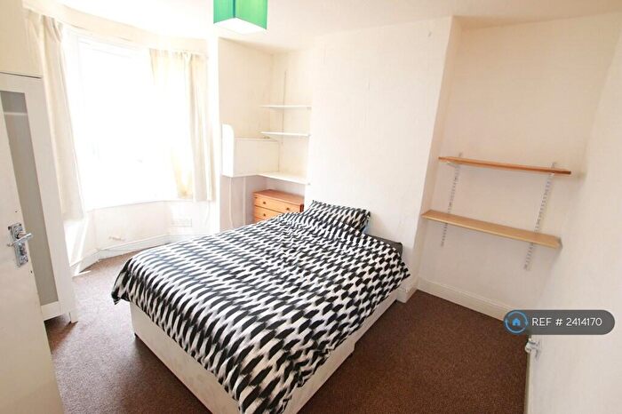 4 Bedroom Terraced House To Rent In Blenheim Road, Reading, RG1