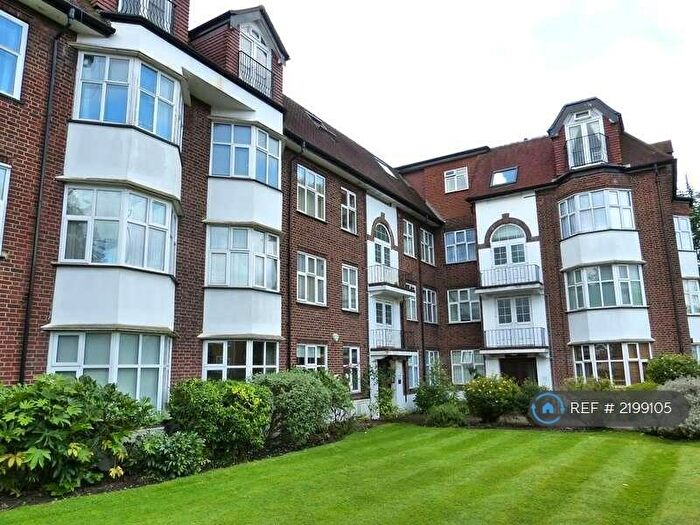 4 Bedroom Flat To Rent In Collingwood Court, Hendon, NW4