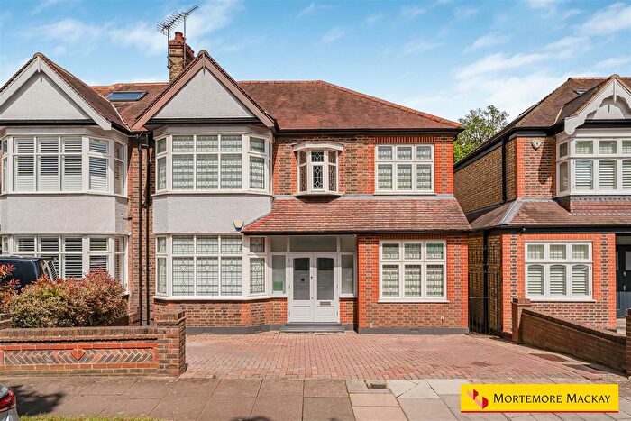 4 Bedroom Semi-Detached House For Sale In Park Drive, London, N21