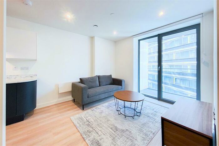 Apartment To Rent In Laurence Place, M3