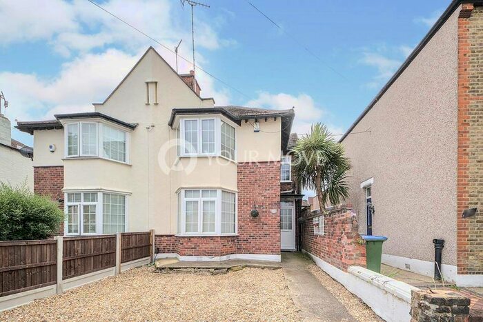 3 Bedroom Semi-Detached House To Rent In Federation Road, London SE2