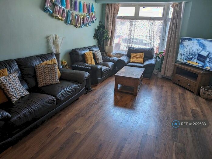 3 Bedroom Terraced House To Rent In St Albans Avenue, London, E6