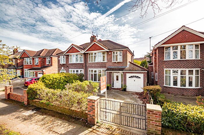 3 Bedroom Semi Detached House To Rent In Lostock Road, Davyhulme, Manchester, M41