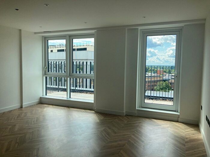 2 Bedroom Flat To Rent In Brook Street, Kingston Upon Thames, KT1