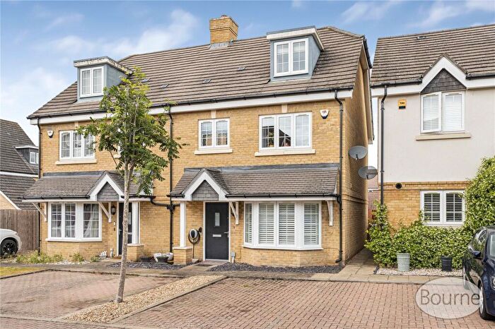 4 Bedroom Semi-Detached House For Sale In Ayrshire Crescent, Knaphill, Woking, Surrey, GU21