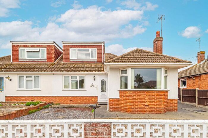 3 Bedroom Chalet For Sale In Carter Close, Caister-On-Sea, NR30