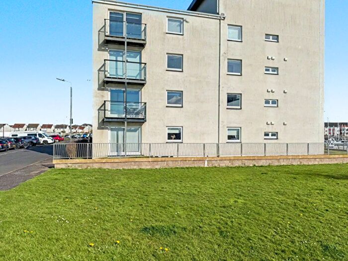 4 Bedroom Flat For Sale In Mariners View, Ardrossan, KA22
