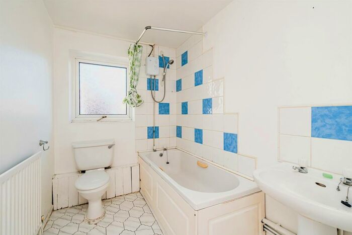 1 Bedroom Flat For Sale In High Street, Quarry Bank, Brierley Hill, DY5