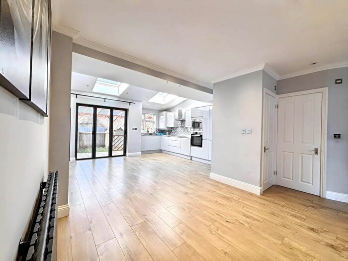 3 Bedroom Terraced House To Rent In Lee Road, Perivale, UB6