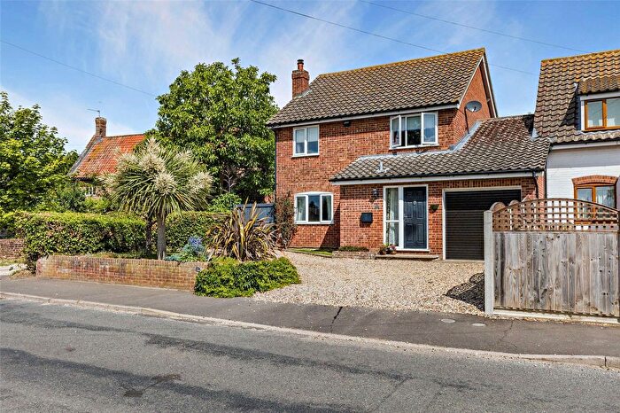4 Bedroom Link Detached House For Sale In Chapel Street, Barford, Norwich, Norfolk, NR9