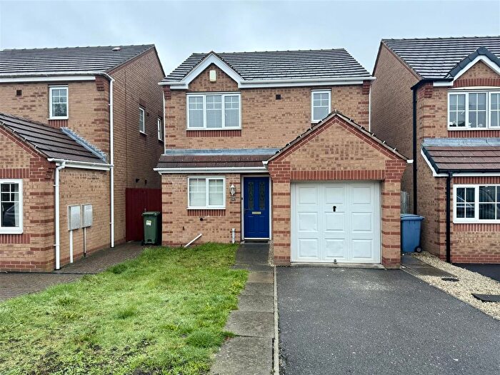 3 Bedroom Detached House To Rent In Tapton Park, Mansfield, NG18