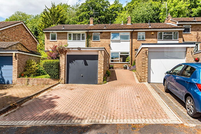 3 Bedroom Terraced House For Sale In Cedar Drive, Marlow, SL7