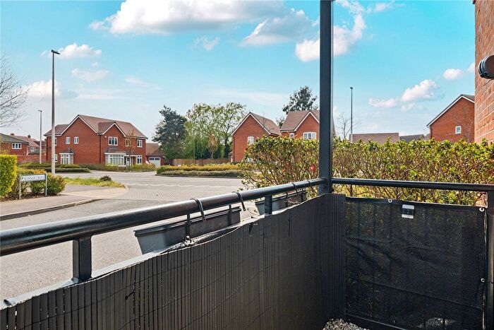 2 Bedroom Flat For Sale In Flat, Lee Court, Skinner Drive, Wokingham, RG41