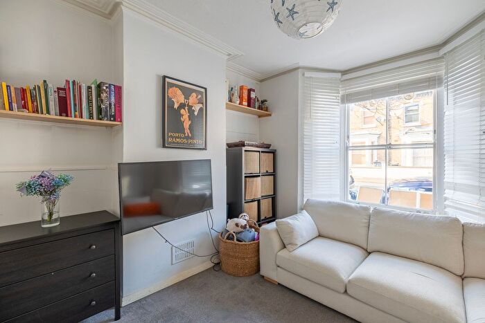 2 Bedroom Flat To Rent In Averill Street, Hammersmith, W6