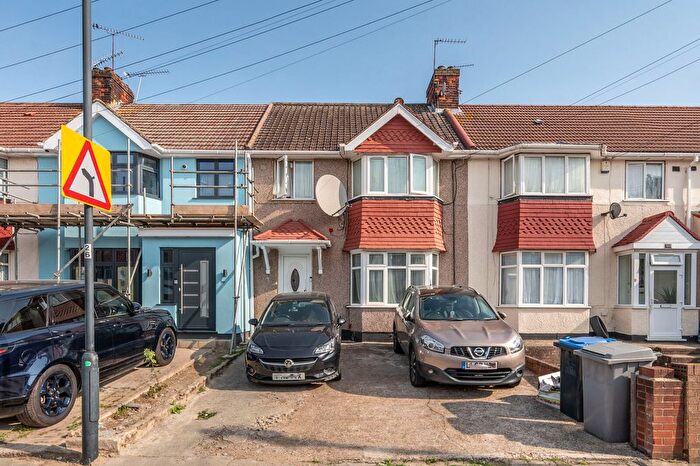 3 Bedroom Terraced House For Sale In Tokyngton Avenue, Wembley, HA9
