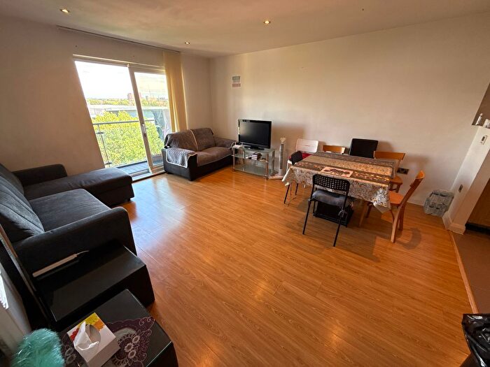 2 Bedroom Flat To Rent In Taylorson Street South, Salford, M5