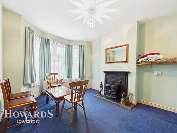 3 Bedroom Terraced House For Sale In Gilpin Road, Lowestoft, NR32