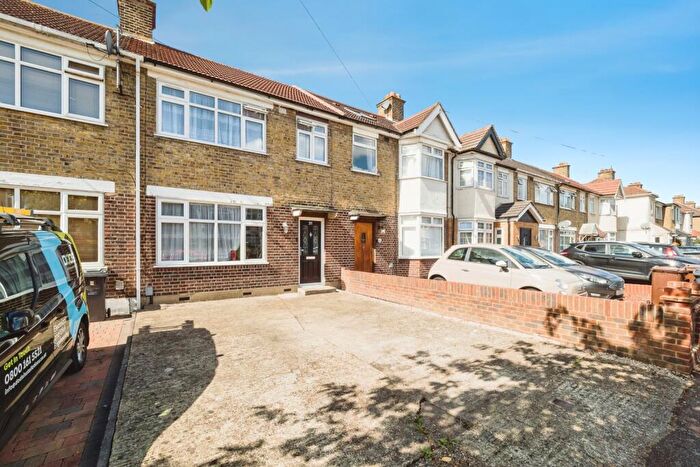 3 Bedroom Terraced House For Sale In Winstead Gardens, Dagenham, Essex, RM10
