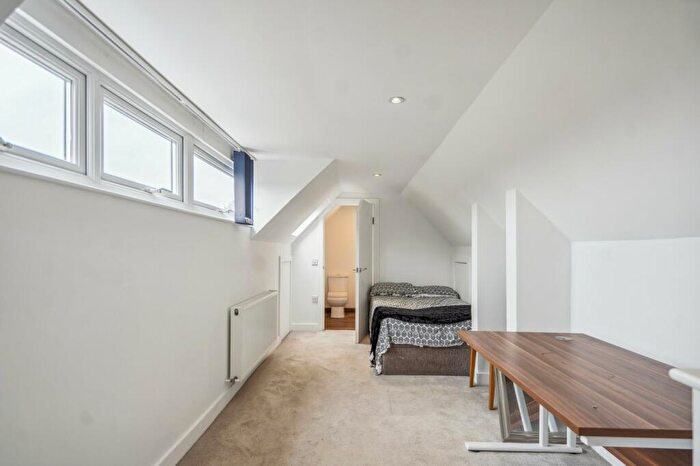 4 Bedroom Detached House For Sale In Beaconsfield Road, Farnham Common, Slough, SL2