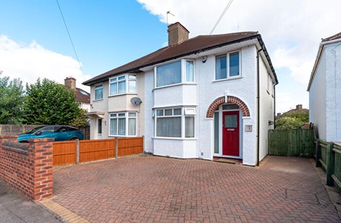 3 Bedroom Semi-Detached House For Sale In Bartholomew Road, Oxford, OX4